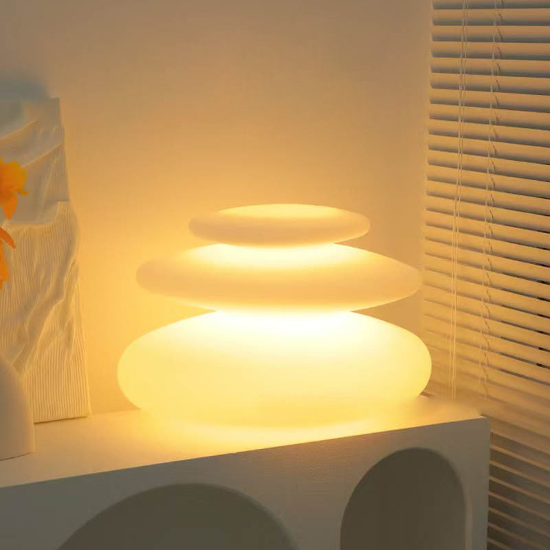 Modern Minimalist PE Pebble-Shaped LED Floor Lamp For Outdoor Garden