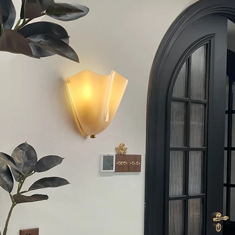 Traditional French Iron Glass Petal 2-Light Wall Sconce Lamp For Living Room